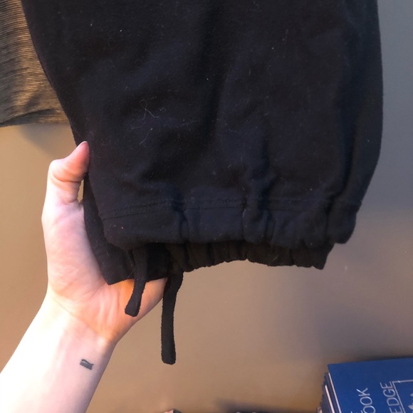 LULU • Athletic Pants - Picture 3 of 4